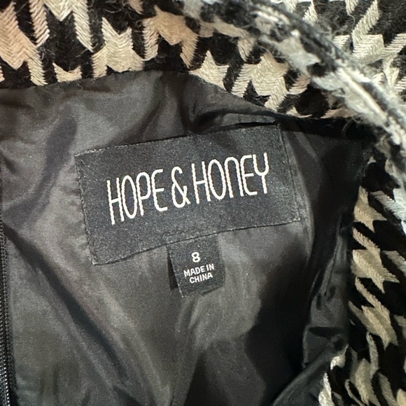 Women’s Houndstooth Midi Dress with Mock Neck and Cap Sleeves, EUC! - Picture 6 of 7